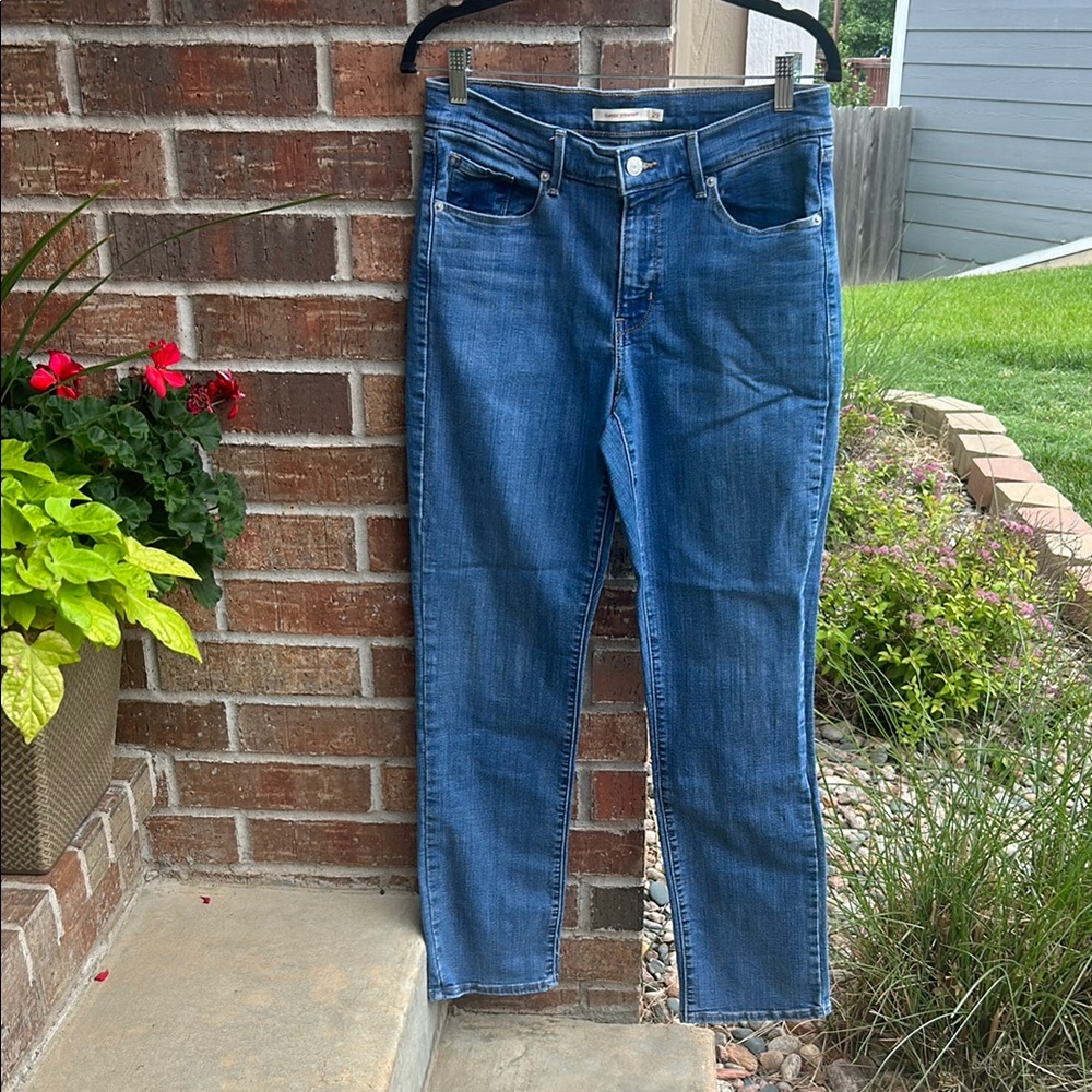 LEVI’s Ladies 29 Classic Straight Blue Women's Jeans